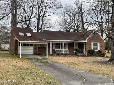 205 W Franklin St, Williamston, NC 27892