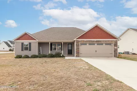 201 Tappi Ter, Hubert, NC 28539
