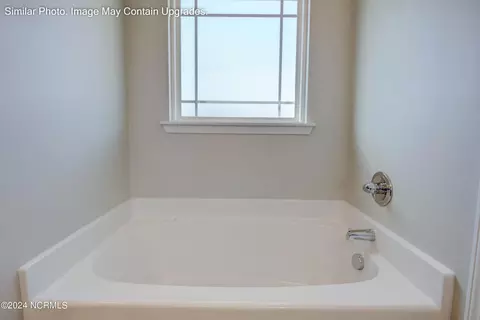 Bath - 602 Macy Pl, Hubert, NC 28539 photo 3 of 3