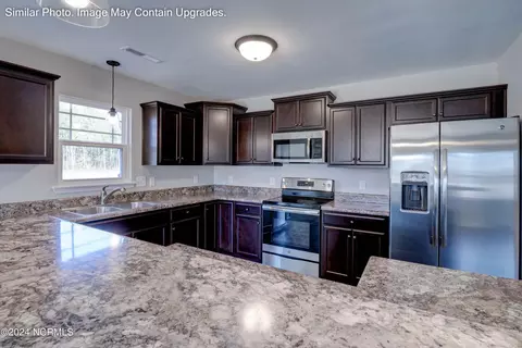 Kitchen - 602 Macy Pl, Hubert, NC 28539 photo 2 of 4