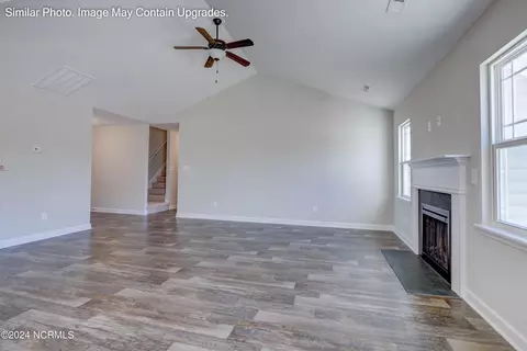 Living - 602 Macy Pl, Hubert, NC 28539 photo 4 of 6