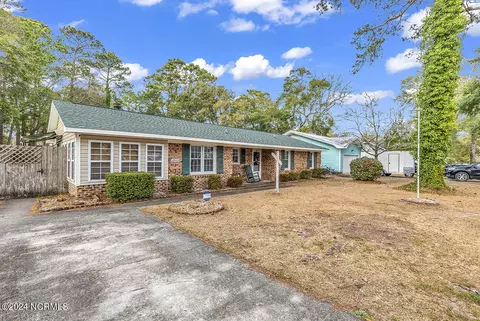 8940 Landing Dr SW, Sunset Beach, NC 28468