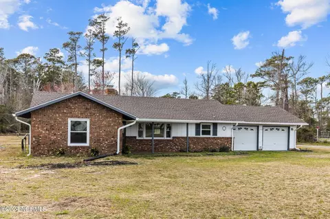 192 Shore Dr, Beaufort, NC 28516