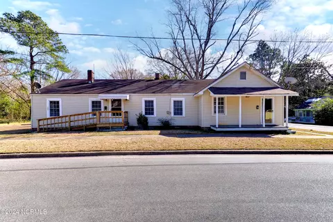 214 Fort Williams St, Plymouth, NC 27962