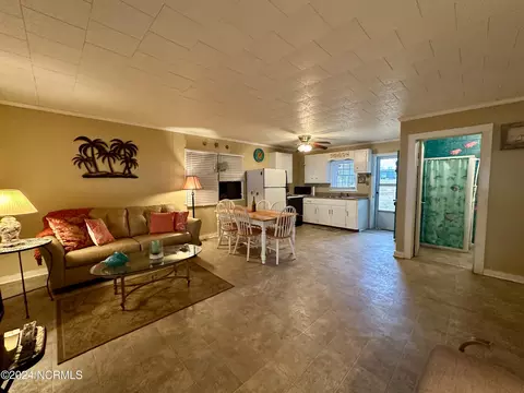 192 Emerald Ln, Roper, NC 27970 photo 3