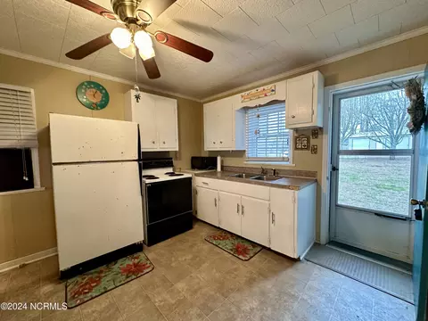 192 Emerald Ln, Roper, NC 27970 photo 4
