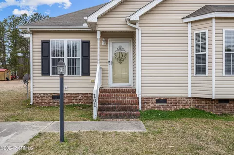 101 Bruton Craft Ln, Pinetops, NC 27864