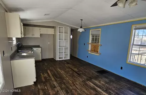 137 Pond Dr, Hubert, NC 28539 photo 5