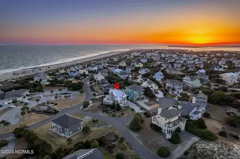 101 Galleon Ct, Emerald Isle, NC 28594