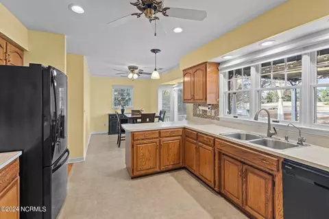 Kitchen - 5700 Sloop Ct, New Bern, NC 28560 photo 1 of 3