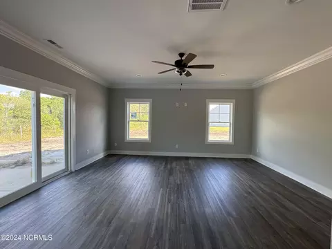 281 E Ivybridge Dr, Hubert, NC 28539 photo 4