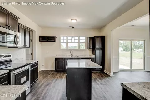 Kitchen - 609 Macy Pl, Hubert, NC 28539 photo 2 of 3