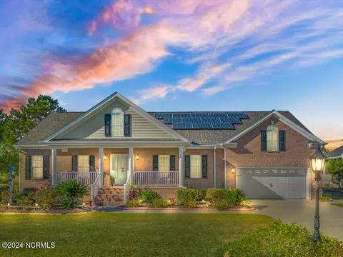 1122 N Middleton Dr NW, Calabash, NC 28467