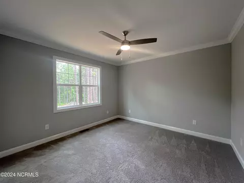 496 Longleaf Dr, West End, NC 27376 photo 5