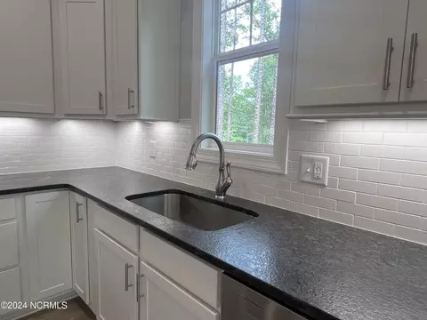 496 Longleaf Dr, West End, NC 27376 photo 13