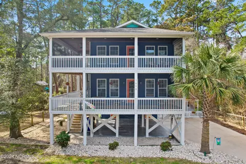 1698 Hemingway Dr SW, Ocean Isle Beach, NC 28469