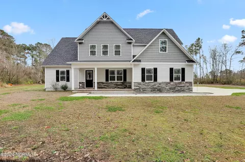 173 Baysden Rd, Chinquapin, NC 28521