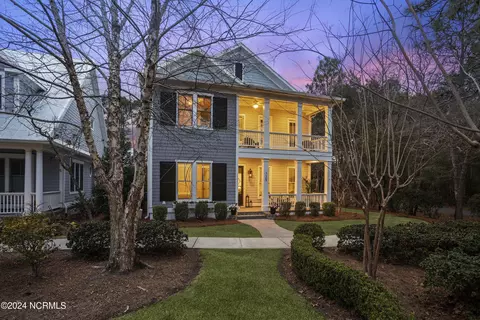 725 Susquehanna Ln, Wilmington, NC 28403