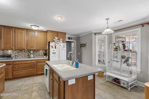 Kitchen - 102 Lafitte Dr, Hubert, NC 28539 photo 2 of 6