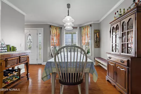Dining - 102 Lafitte Dr, Hubert, NC 28539 photo 2 of 5