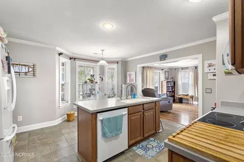 Kitchen - 102 Lafitte Dr, Hubert, NC 28539 photo 5 of 6
