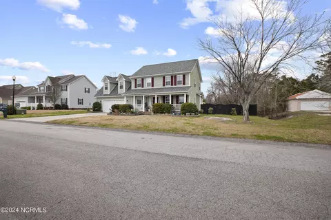 Exterior - 102 Lafitte Dr, Hubert, NC 28539 photo 4 of 21