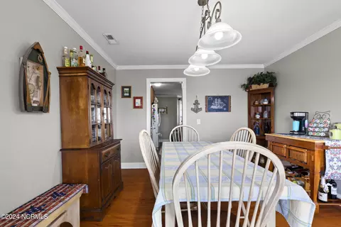 Dining - 102 Lafitte Dr, Hubert, NC 28539 photo 4 of 5