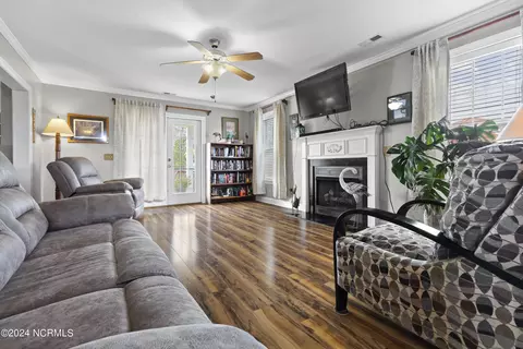 Living - 102 Lafitte Dr, Hubert, NC 28539 photo 1 of 3