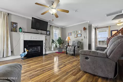 Living - 102 Lafitte Dr, Hubert, NC 28539 photo 3 of 3