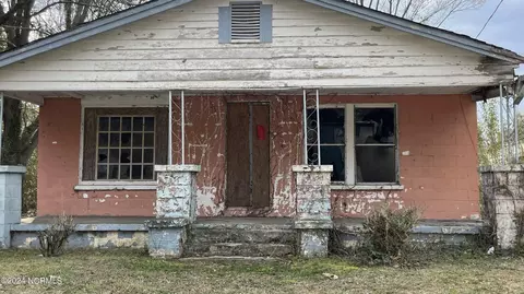 813 Graham St SE, Wilson, NC 27893