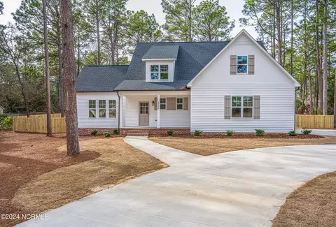 1750 E Indiana Ave, Southern Pines, NC 28387