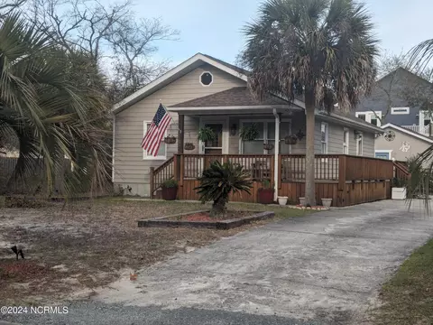 122 NE 19th St, Oak Island, NC 28465