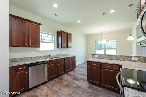 Kitchen - 169 Firethorn Cir, Wallace, NC 28466 photo 2 of 3