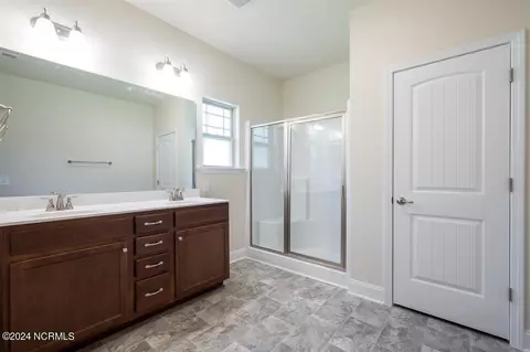 Bath - 169 Firethorn Cir, Wallace, NC 28466 photo 1 of 2
