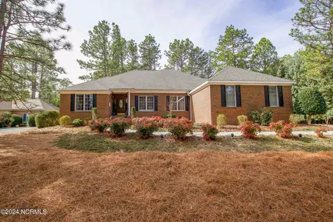 106 Morris Dr, West End, NC 27376
