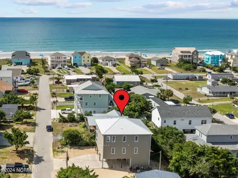 111 Sea Oats Dr, Emerald Isle, NC 28594