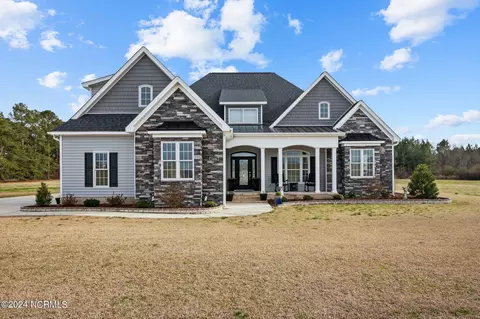 1686 Prop Dr, Winterville, NC 28590