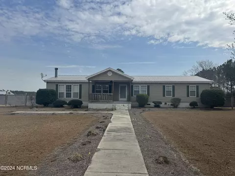 3506 Whitehall Rd, Whiteville, NC 28472