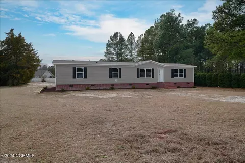 191 Meadowfield Cir, Aberdeen, NC 28315