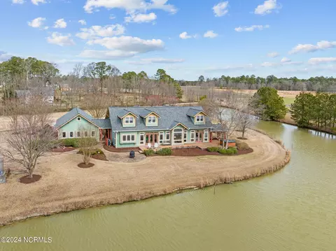 1408 Boyd Galloway Rd, Grimesland, NC 27837