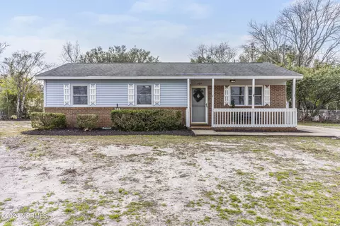 209 Cathay Rd, Wilmington, NC 28412