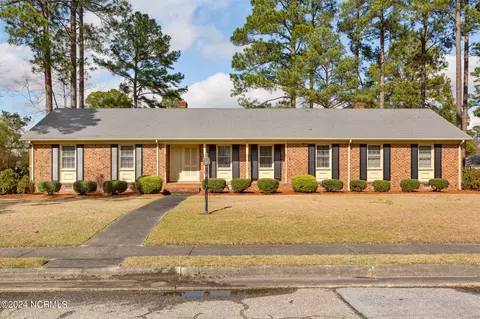 1203 Woodberry Rd, Kinston, NC 28501