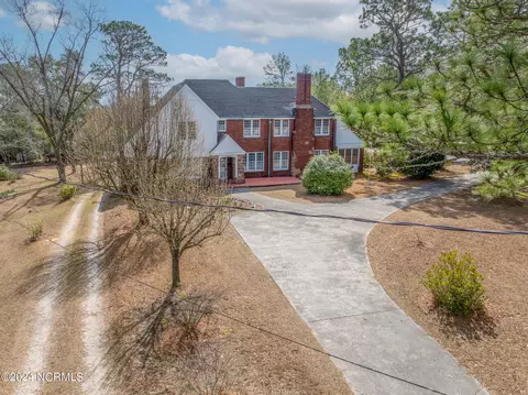 309 Entwistle St, Hamlet, NC 28345