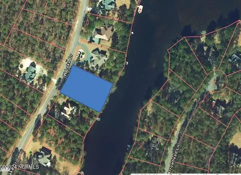 7 W Lake Dr, Wagram, NC 28396