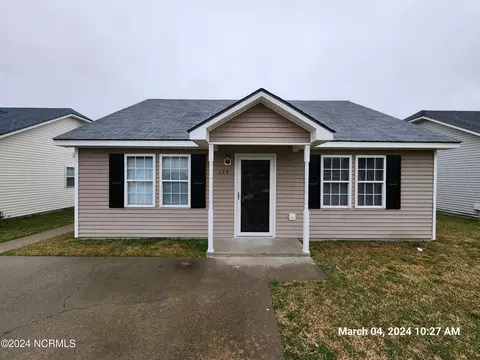 114 Old Oak Dr, Elizabeth City, NC 27909