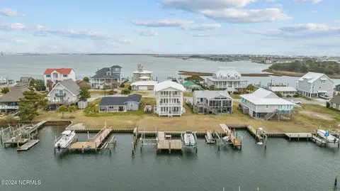 143 Bayview Blvd, Atlantic Beach, NC 28512