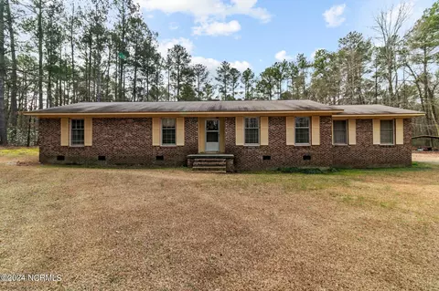 1477 Marks Creek Church Rd, Laurel Hill, NC 28351