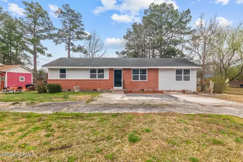 8 Kitt Dr, Jacksonville, NC 28540