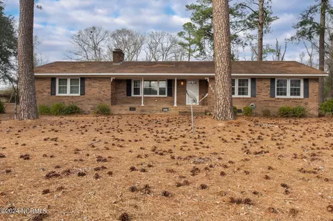 500 Darden Dr, Kinston, NC 28504