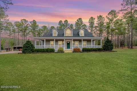 180 Farm Life Ln, Carthage, NC 28327